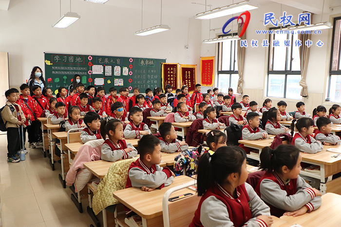 開(kāi)展幼小銜接 開(kāi)啟幼兒成長(zhǎng)之旅 ——民權(quán)縣第一實(shí)驗(yàn)幼兒園攜手民權(quán)縣求實(shí)學(xué)校開(kāi)展幼小銜接活動(dòng)