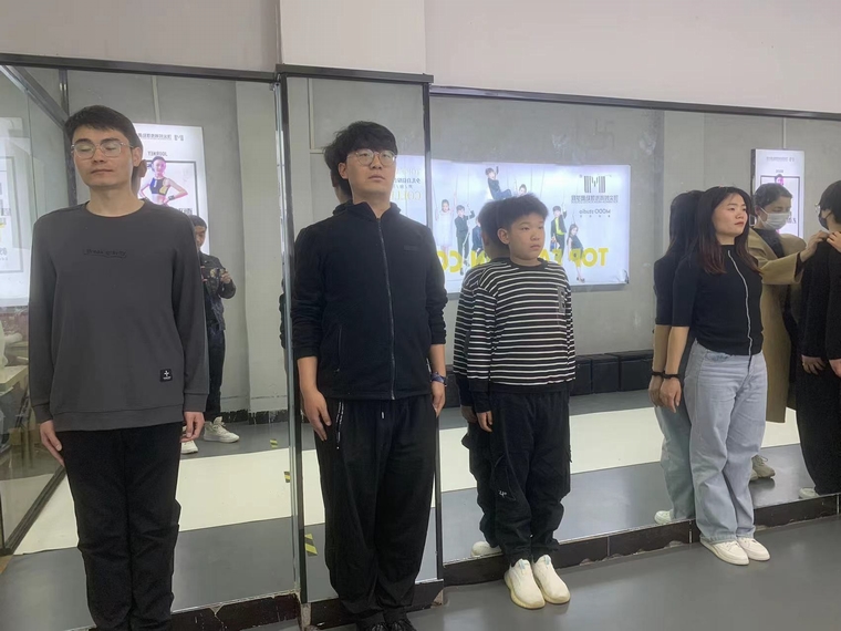 民權(quán)縣圖書館市民夜?！皶銤櫺?形體禮儀”第一期順利開班