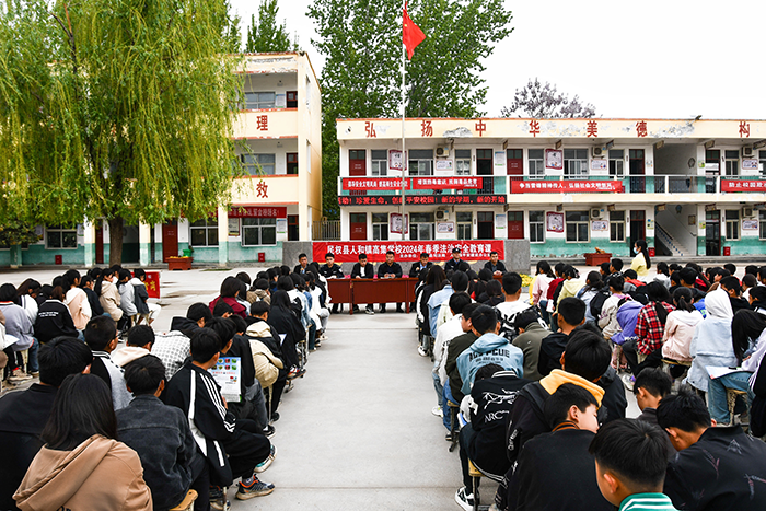 人和鎮(zhèn)：法治宣講進(jìn)校園 普法教育助成長