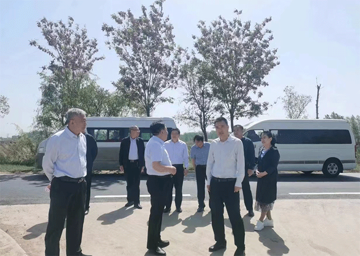 市公路事業(yè)發(fā)展中心黨委書記、主任馬登峰高度點贊我縣公路工作