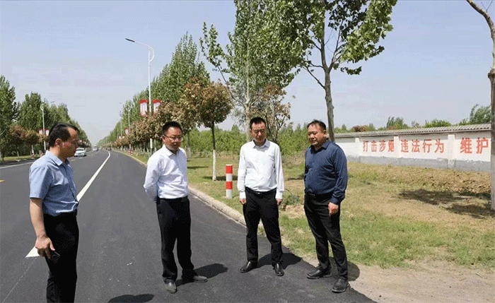 市公路事業(yè)發(fā)展中心黨委書記、主任馬登峰高度點贊我縣公路工作