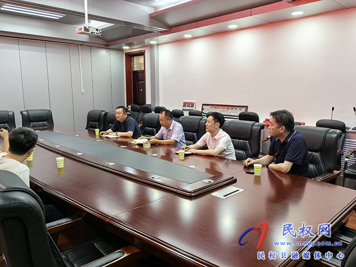 縣政協(xié)主席周明河會(huì)見汕頭泰恩康醫(yī)用設(shè)備有限公司項(xiàng)目總經(jīng)理李廣鈿、廣州依妙實(shí)業(yè)有限公司項(xiàng)目運(yùn)營(yíng)總監(jiān)郭嘉龍