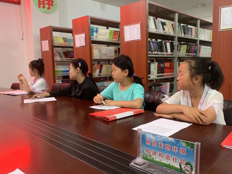 民權(quán)縣圖書(shū)館舉辦2024年第十五期“快樂(lè)繪本劇 傳承誦經(jīng)典”閱讀活動(dòng)