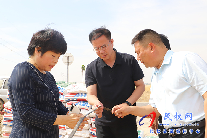 縣委副書記、縣長王景義調(diào)研抗旱搶種保苗、農(nóng)業(yè)產(chǎn)業(yè)結(jié)構(gòu)調(diào)整等工作
