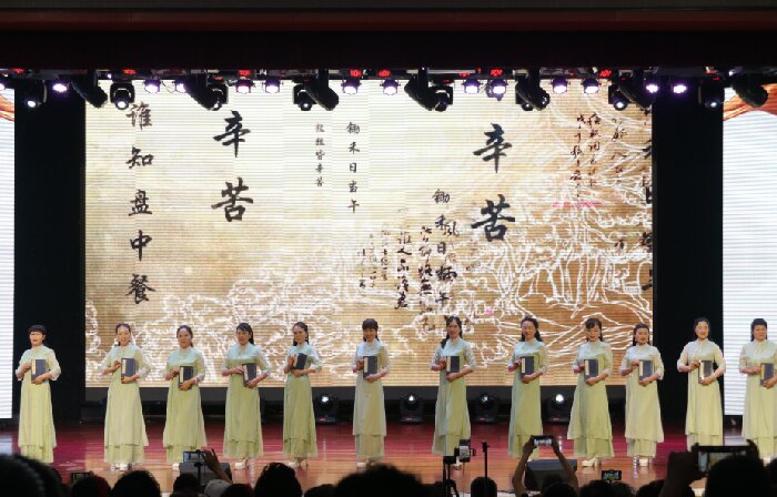 民權縣人民文化館組織參加2024年“奮進新征程 秀出新風采”商丘市首屆銀發(fā)藝術模特大賽