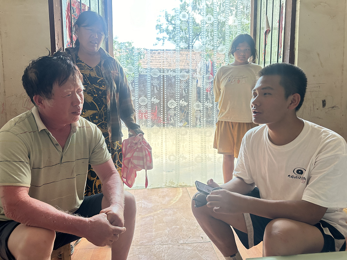 育人如松堅不移，家訪似月長相隨——江蘇大學大眼睛公益團隊在雙塔鎮(zhèn)瓦屋營村進行家訪活動