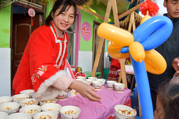人和鎮(zhèn)舉辦迎新春賞民俗逛廟會(huì)，歡樂(lè)滿校園