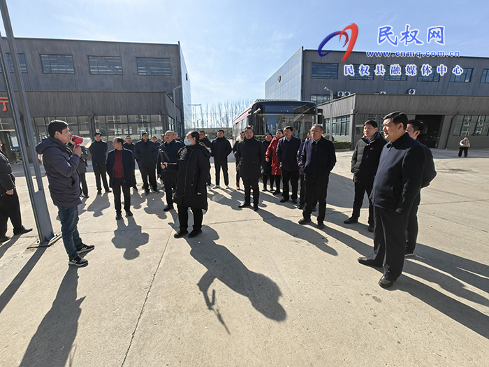 民權(quán)縣人社局：“春風(fēng)行動招工直通車”開進(jìn)園區(qū)企業(yè)