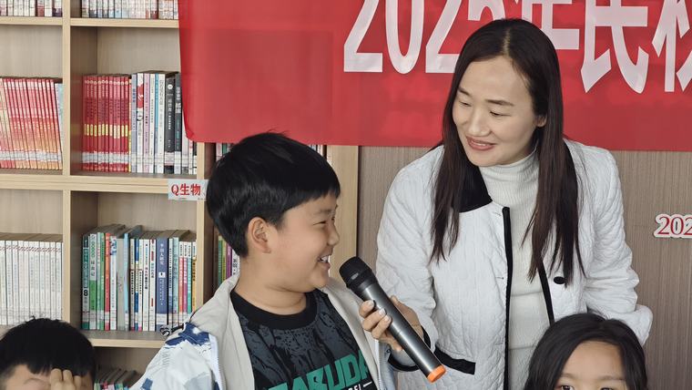 民權縣圖書館開展“共赴書香之約·風車寄情念清明” 閱讀活動