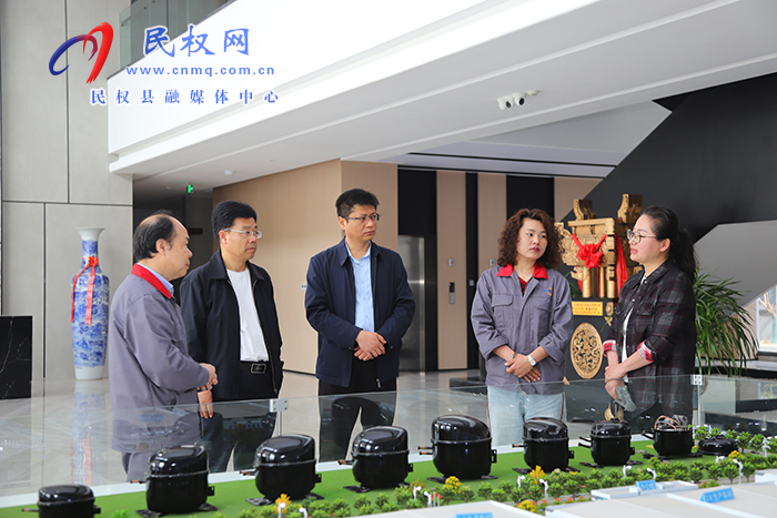 商丘廣播電視臺重大主題融媒報道團(tuán)來民開展主題采訪活動
