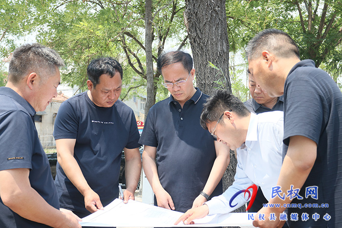 縣委副書記、縣長(zhǎng)王景義調(diào)研城區(qū)內(nèi)河道治理工作