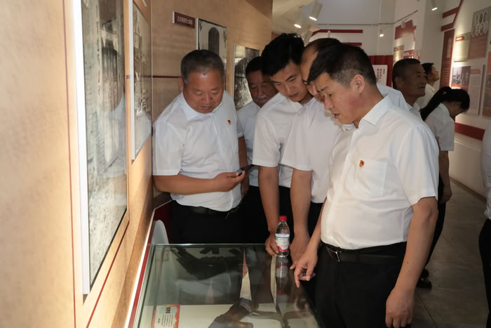 縣疾控中心組織開展“學(xué)規(guī)定、思踐悟、強(qiáng)作風(fēng)、勇?lián)?dāng)”主題黨日活動(dòng)