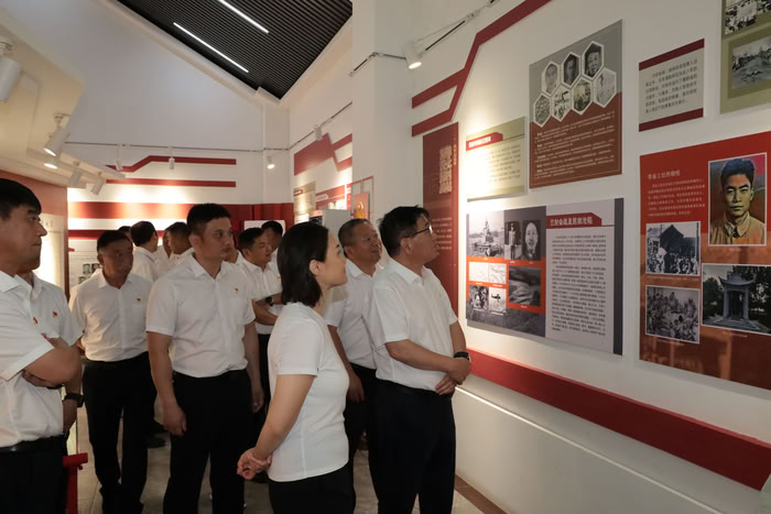 縣疾控中心組織開展“學(xué)規(guī)定、思踐悟、強(qiáng)作風(fēng)、勇?lián)?dāng)”主題黨日活動(dòng)