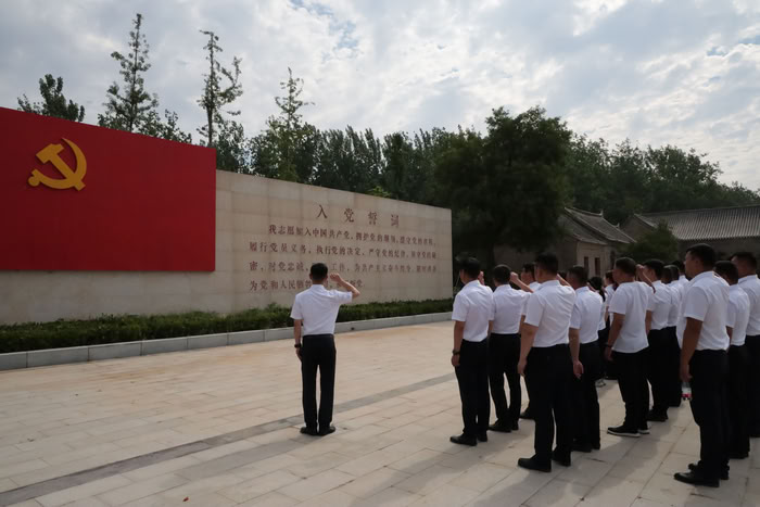 縣疾控中心組織開展“學(xué)規(guī)定、思踐悟、強(qiáng)作風(fēng)、勇?lián)?dāng)”主題黨日活動(dòng)